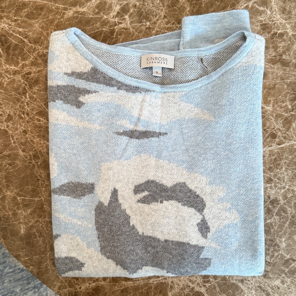 Kinross Cashmere Light Blue and Gray Knit